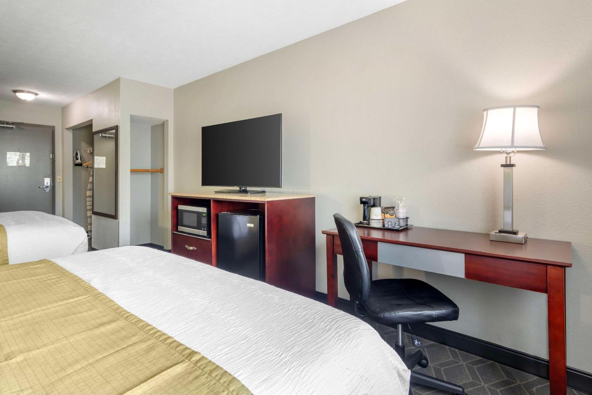 Best Western Auburn/Opelika Inn Экстерьер фото