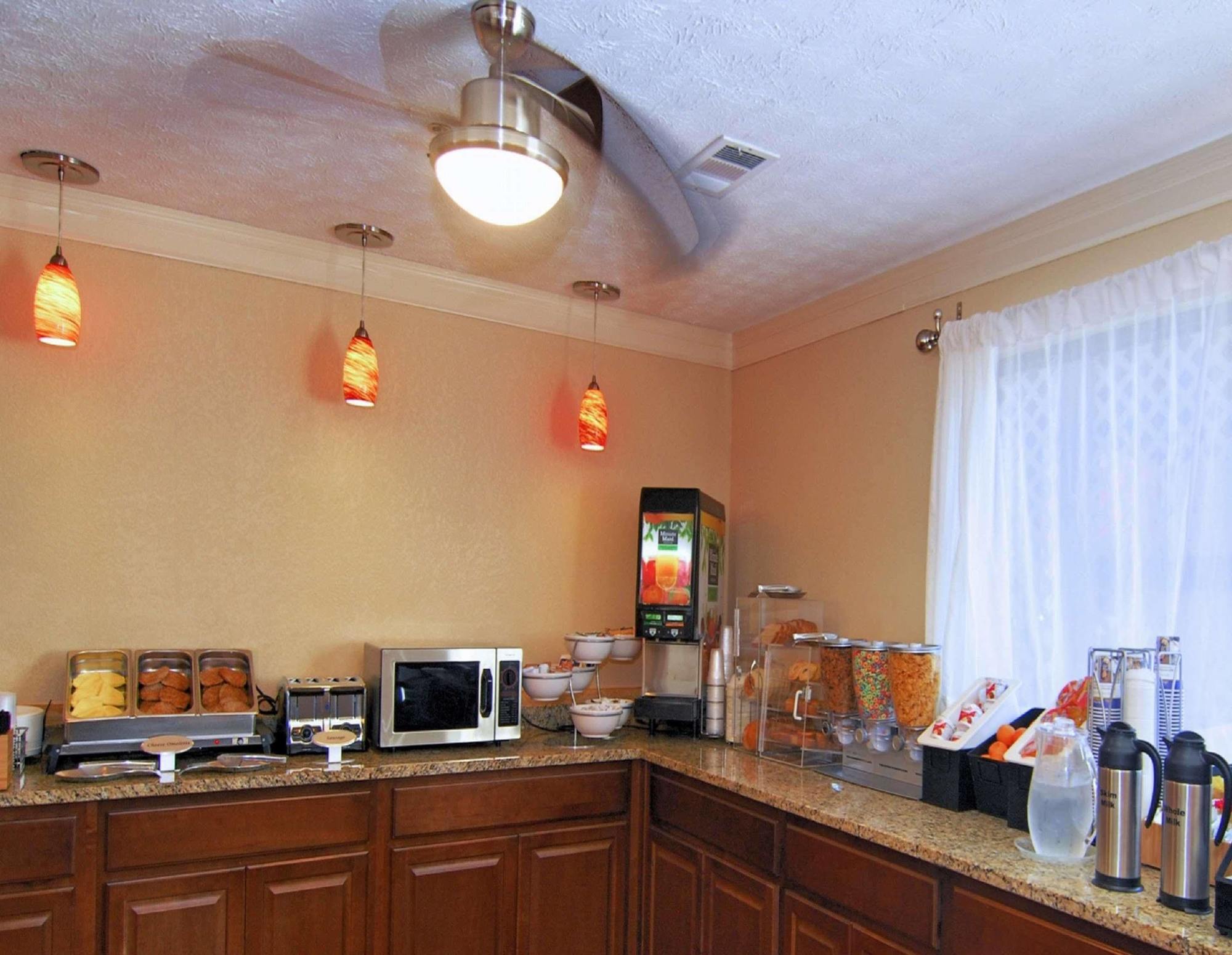 Best Western Auburn/Opelika Inn Экстерьер фото