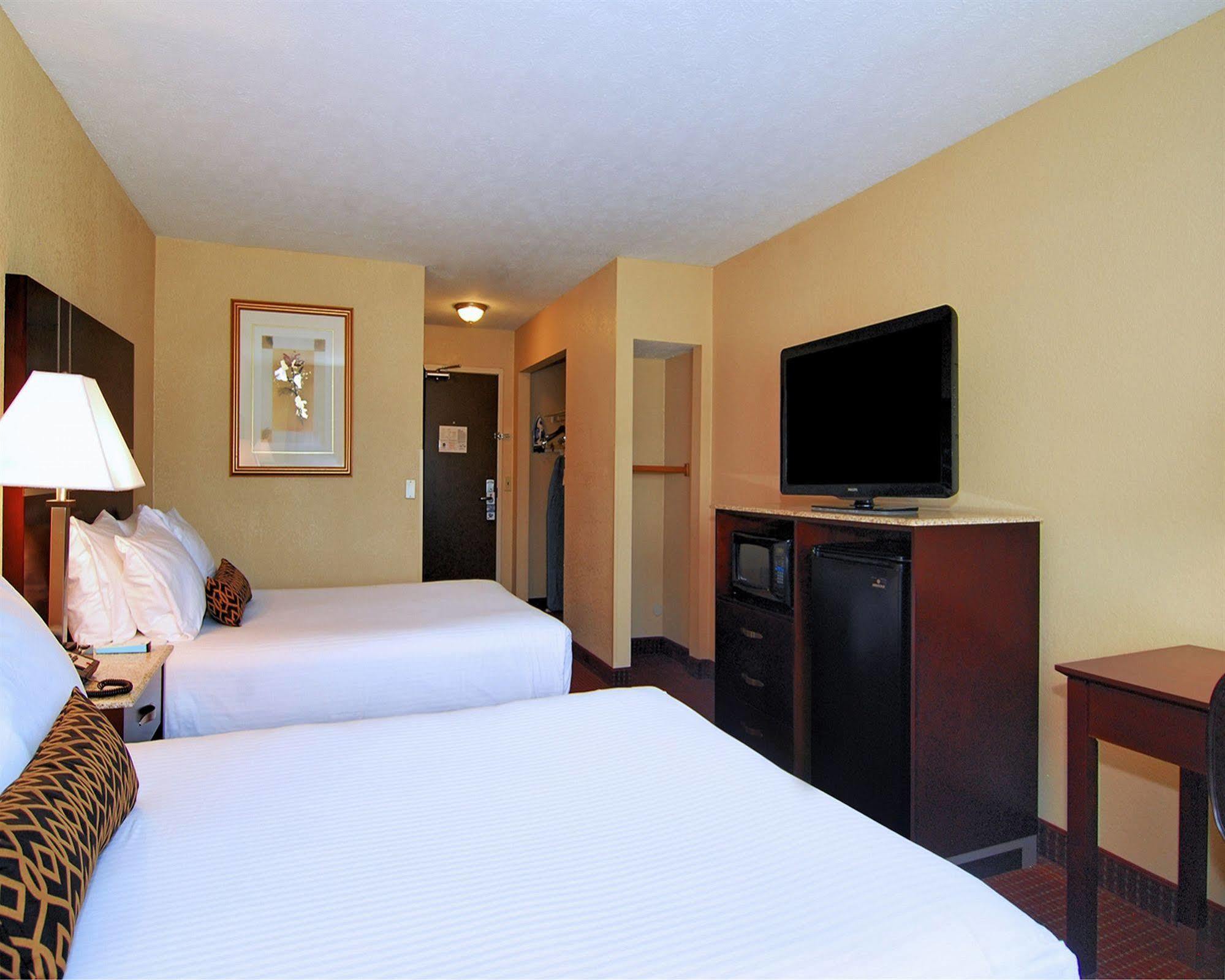 Best Western Auburn/Opelika Inn Экстерьер фото
